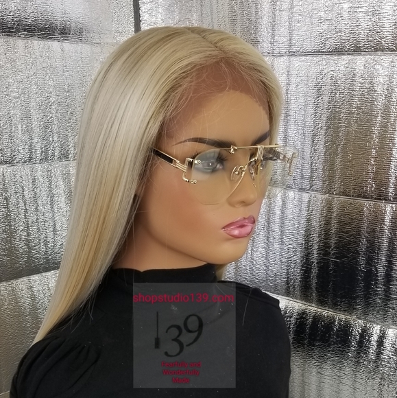 Sexy blonde ombre lace front wig - Picture 4 of 6